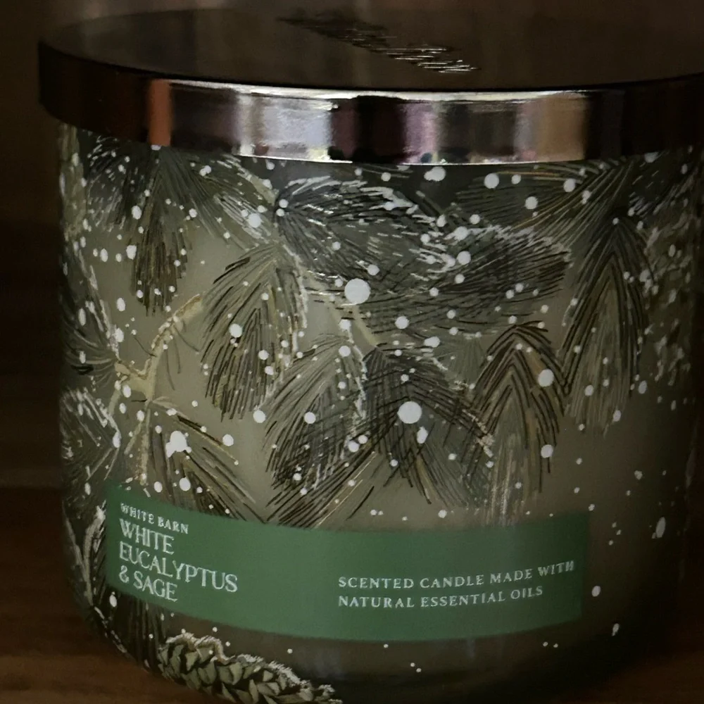 Bath & Body Works 3 Wick Candle WHITE EUCALYPTUS & SAGE White Barn